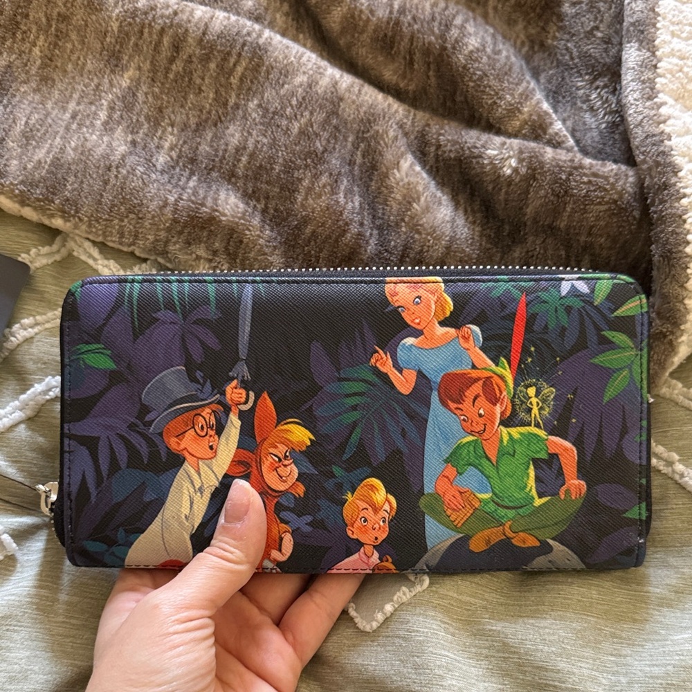 Disney Loungefly Peter Pan and Lost Boys - Picture 5 of 6